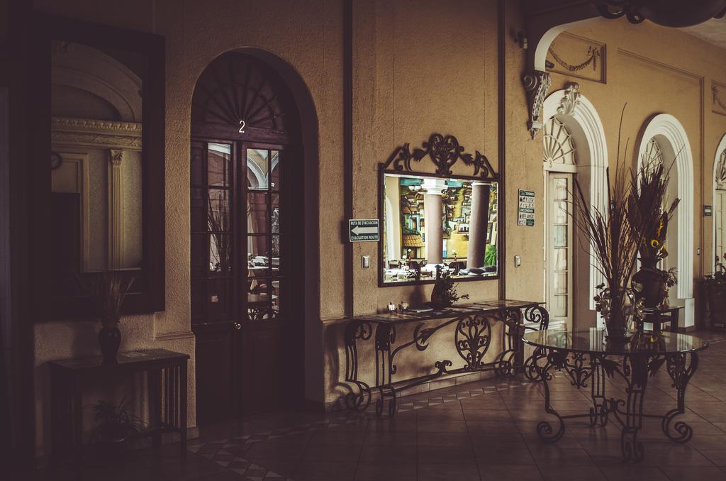 Hotel Posada Regis Гвадалахара Экстерьер фото